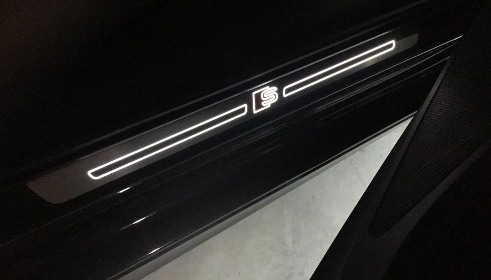 06. Audi A3 8V Illuminated Door Sill LED Harnesses